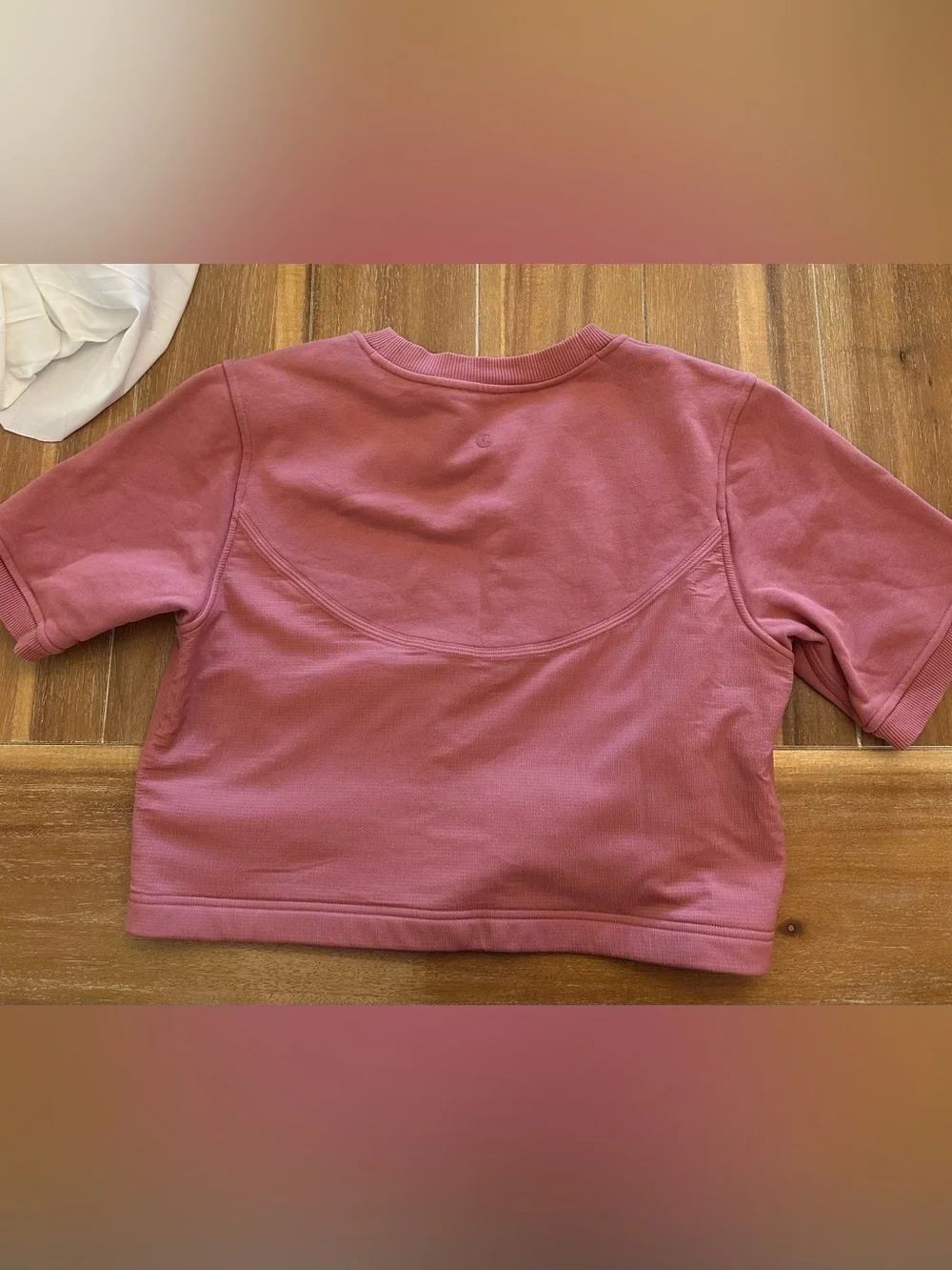 lululemon pink/berry colored crop top